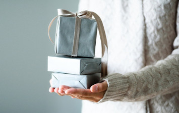 Würzig oder sinnlich? Egal ob Mann oder Frau, original Herzel Gewürzboxen und Teeboxen sorgen für strahlende Gesichter! Individuelle Geschenke erhalten Sie im Herzel Onlineshop.